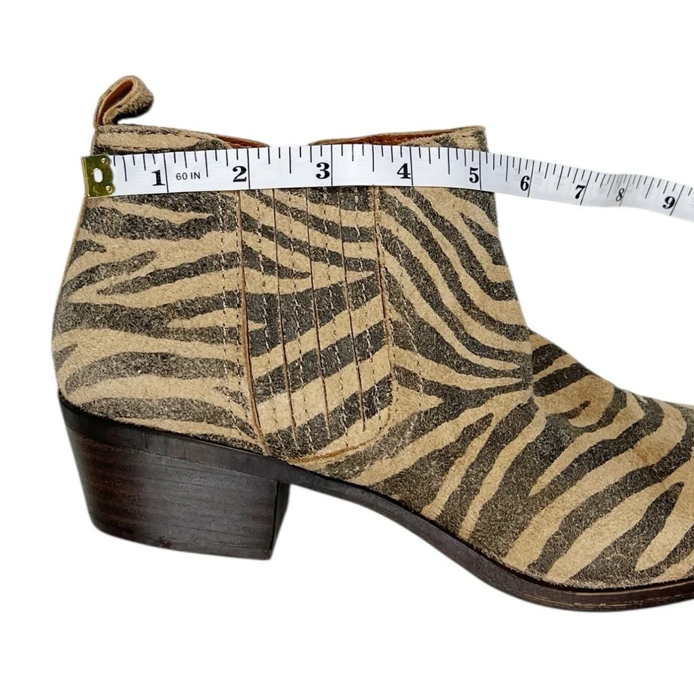 Lucky Brand Bimare Distressed by Design Suede Ankle Bootie Tiger Print Size 8.5W